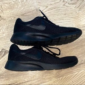 Nike Tanjun Sneakers